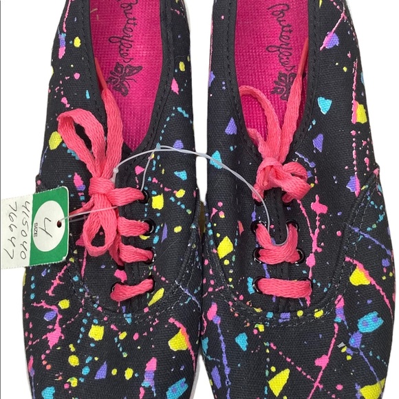 NEW Butterflies Youth Girls Sneakers 4 Paint Splatter Design Black Pink Laces - Picture 2 of 6
